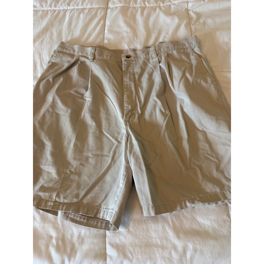 Timber Creek by Wrangler Mens Khaki Pleated Chino Shorts Size 42 100% Cotton